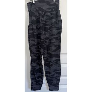 Athleta‎ High Rise Salutation Black Gray Camo Jogger Pants Size Small